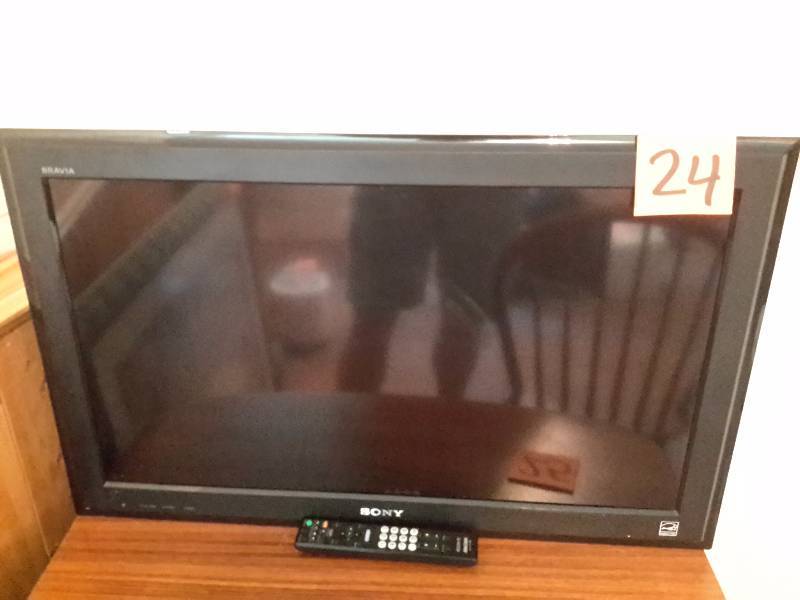 32in w SONY flat screen tv.. Owner says this works just fine.