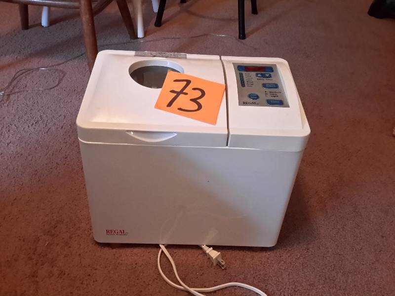 Regal bread making machine.. Looks almost like new