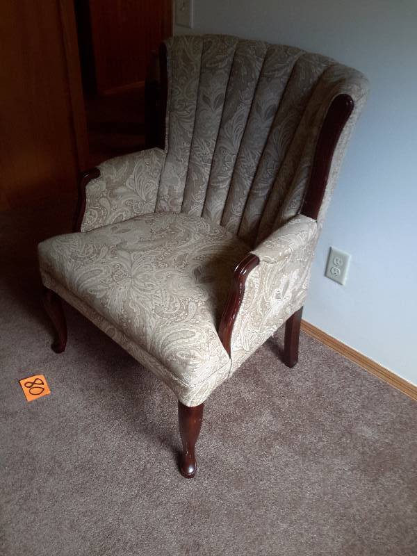 Very nice High Back Wing chair with Queen Anne Style wood legs.. EXCELLENT shape.