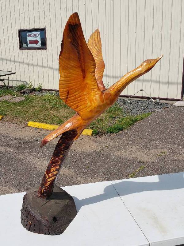 lot 3 image: Wood Carving Goose by Ellis