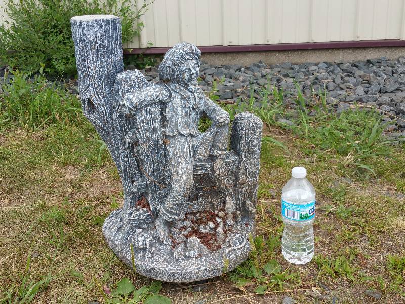 lot 19 image: Concrete Relaxing Boy Lawn Dcor