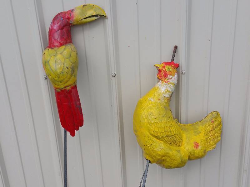 lot 25 image: Two Lawn Ornaments - Metal & Plastic