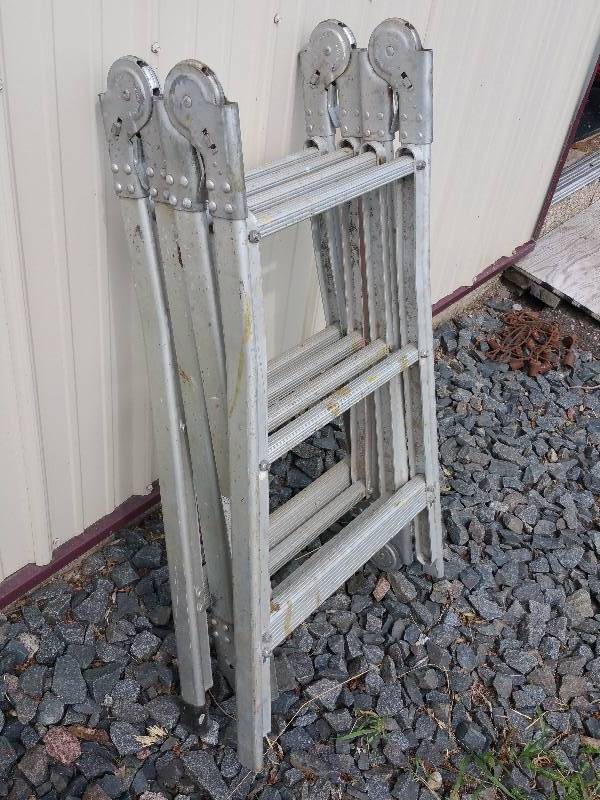 lot 27 image: Aluminum Trestle Folding Ladder