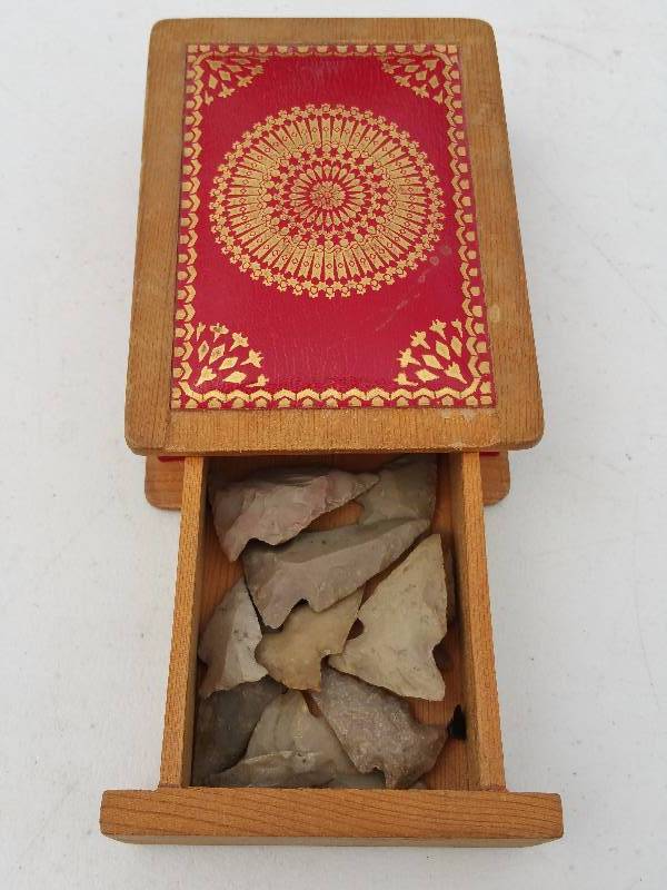 lot 61 image: Group of Arrow Heads in a Moroccan Roses des Sables Wooden Box