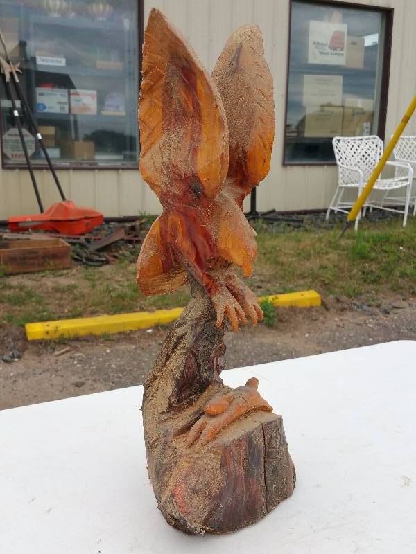 lot 63 image: 18 Wood Carving Eagle by Ellis