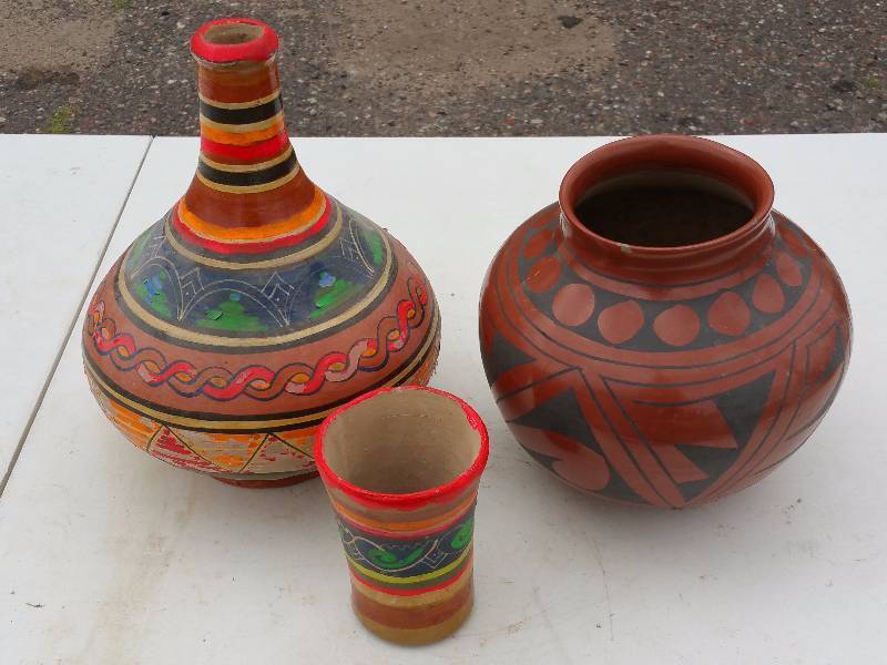 lot 68 image: Signed Native American Pottery and Mexican Drink and Cup Set
