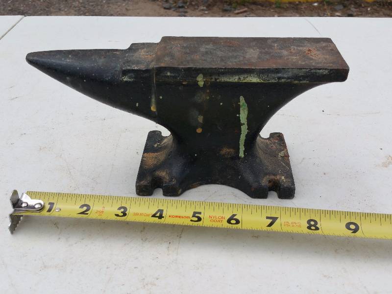 lot 84 image: 9 Black Anvil