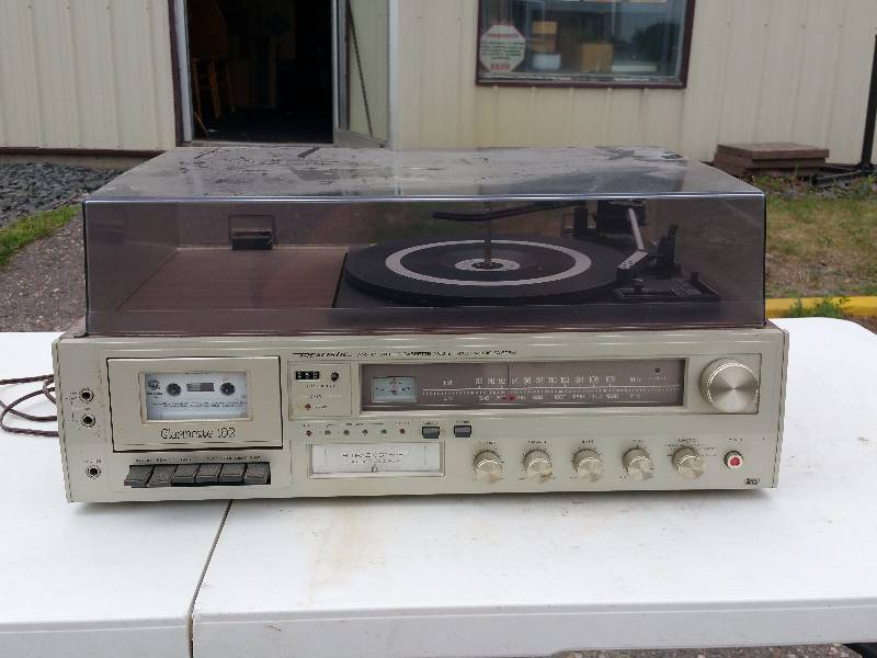 lot 104 image: Realistic Clarinette 102 Music System
