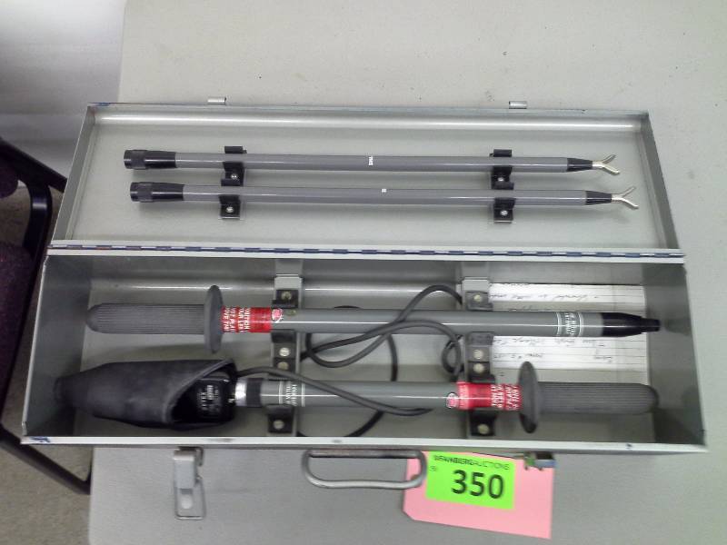 lot 350 image: Detex Voltage and Phasing Tester