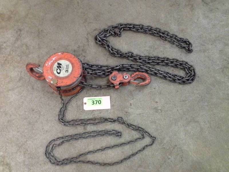 lot 370 image: CM Series 622 3Ton Hoist About 12
