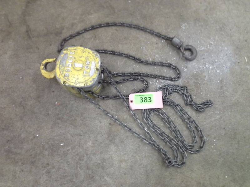 lot 383 image: Budgit 1 Ton Hoist About 10
