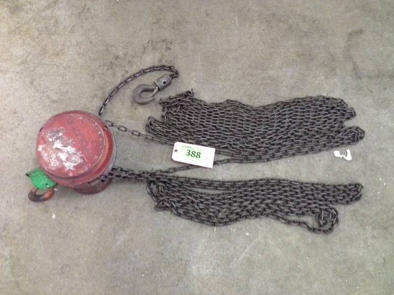 lot 388 image: CM Cyclone 1 Ton Hoist About 30