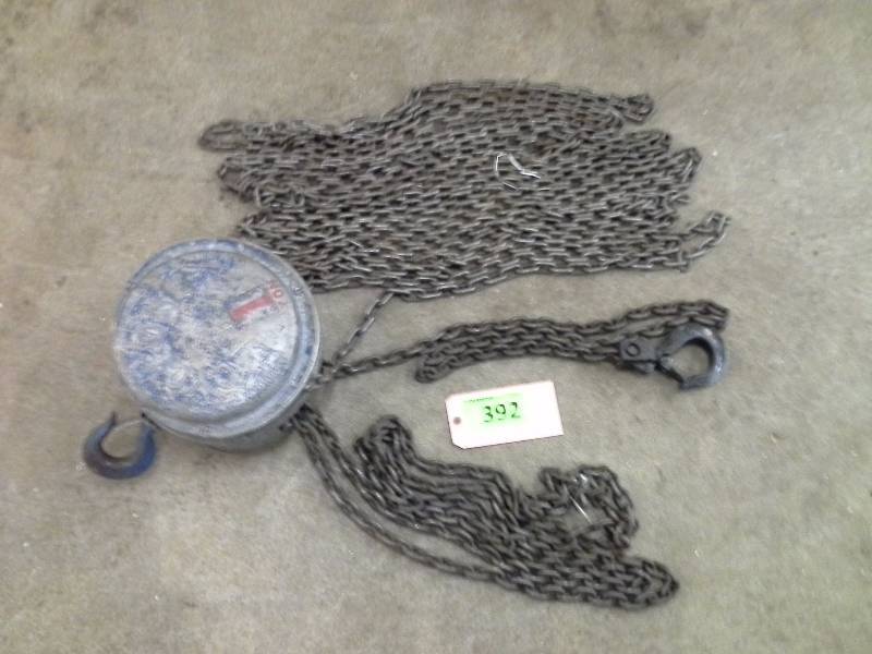 lot 392 image: CM Cyclone 18 1 Ton Hoist