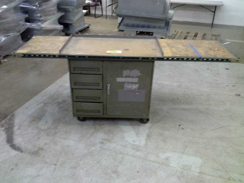 lot 403 image: Cart 93x27x38