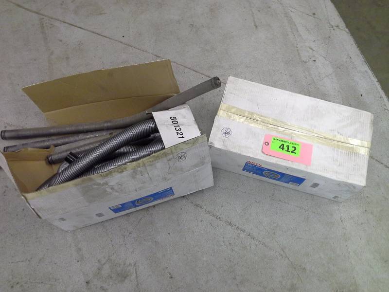 lot 412 image: Bosch Vacuum hoses