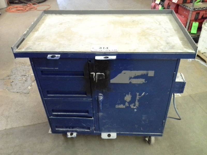 lot 414 image: Cart 42x 27x 37