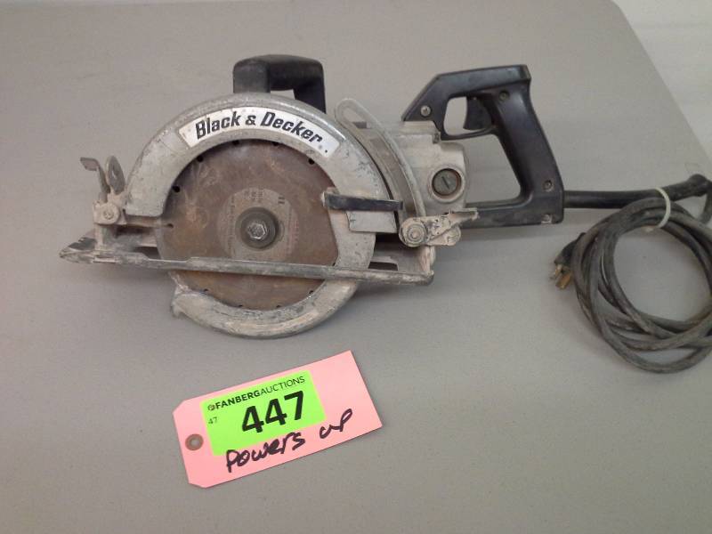 lot 447 image: Black and Decker Circular Saw