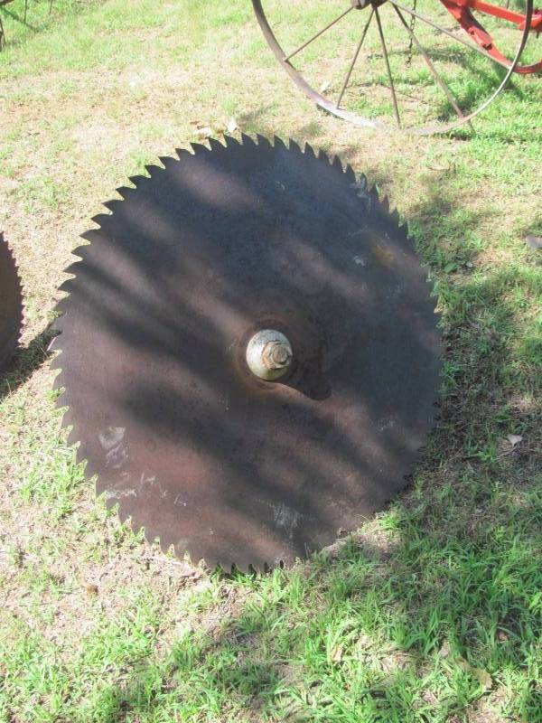 lot 9 image: Set of 2 Buzz Saw Saw Blades