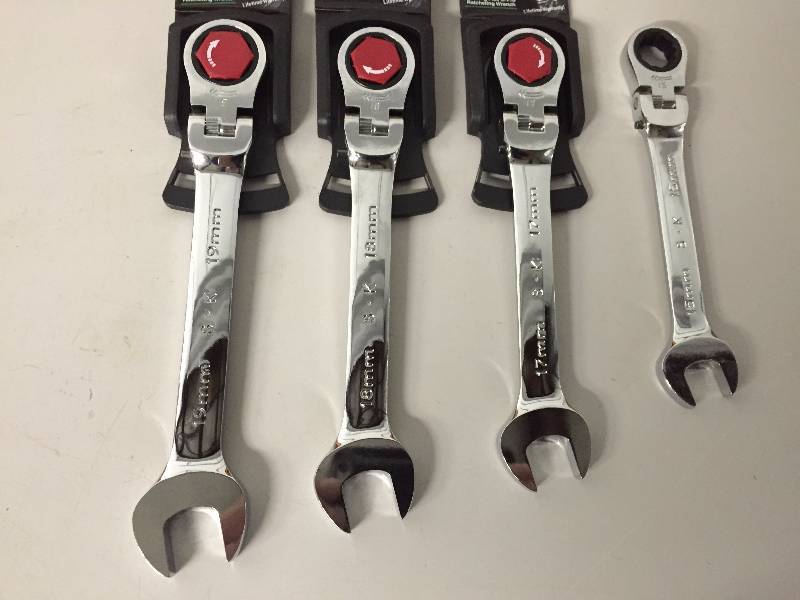 lot 1 image: S-K 4PC METRIC LOCKING FLEX PRO G WRENCH SET