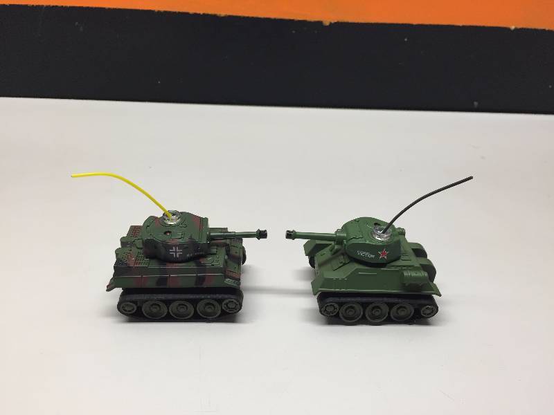 lot 2 image: BATTLE TANK RC MINI TANKS