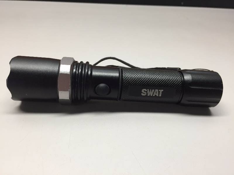 lot 15 image: TACTICAL PRO GEAR SWAT FLASHLIGHT