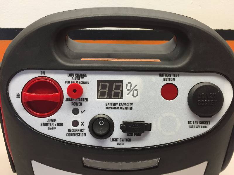 lot 18 image: PEAK 900 AMP JUMP STARTER