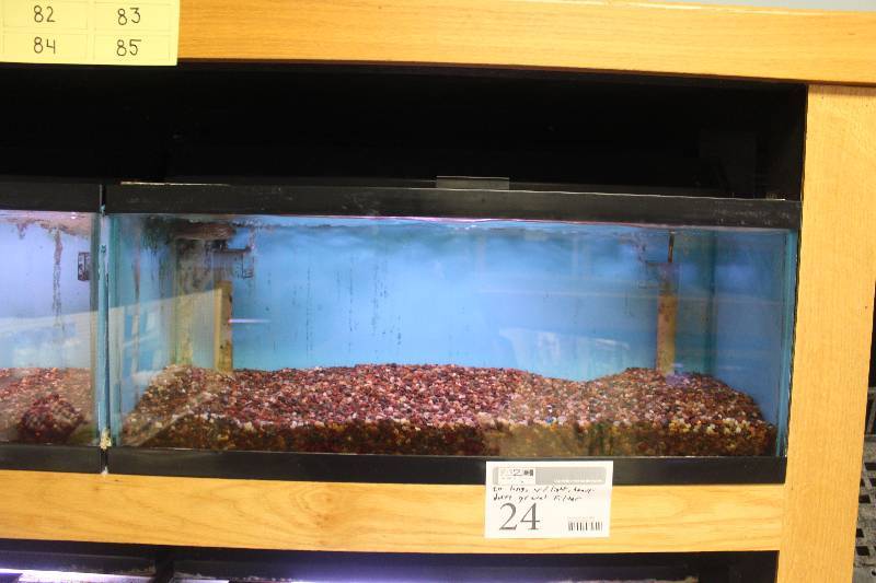 lot 24 image: 20-Gallon Long Aquarium w Glass top, 30 Light, Under-gravel Filter, and Gravel