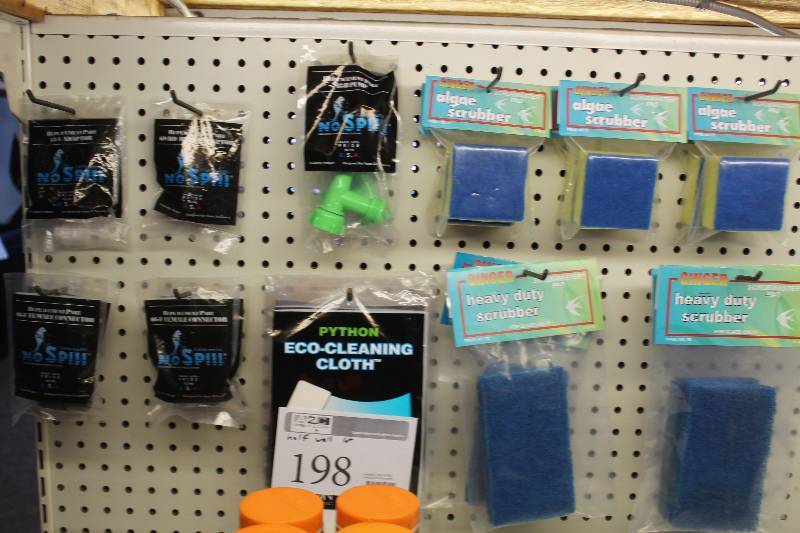 lot 198 image: Half Wall Lot of Aquarium Cleaning Equipment
