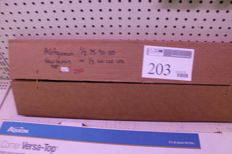 lot 203 image: Aqueon New Glass Top Fits 12 75,90,110-Gallon, 13 100,125,150-Gallon