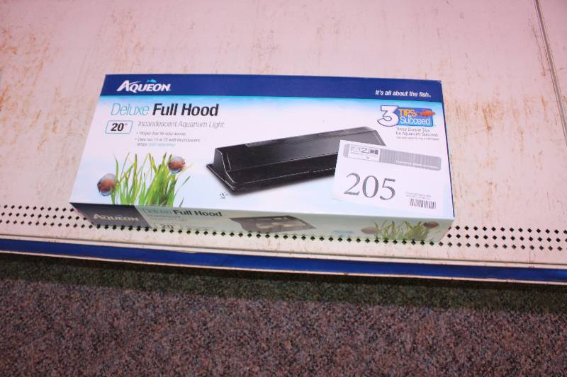 lot 205 image: Aqueon Deluxe 20 Full Hood Incandescent Aquarium Light