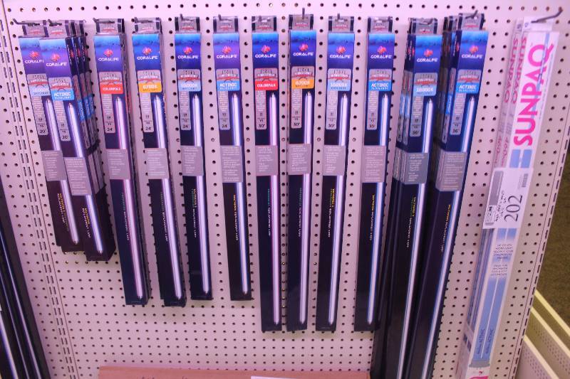 lot 202 image: Wall Lot of High Efficiency Lighting