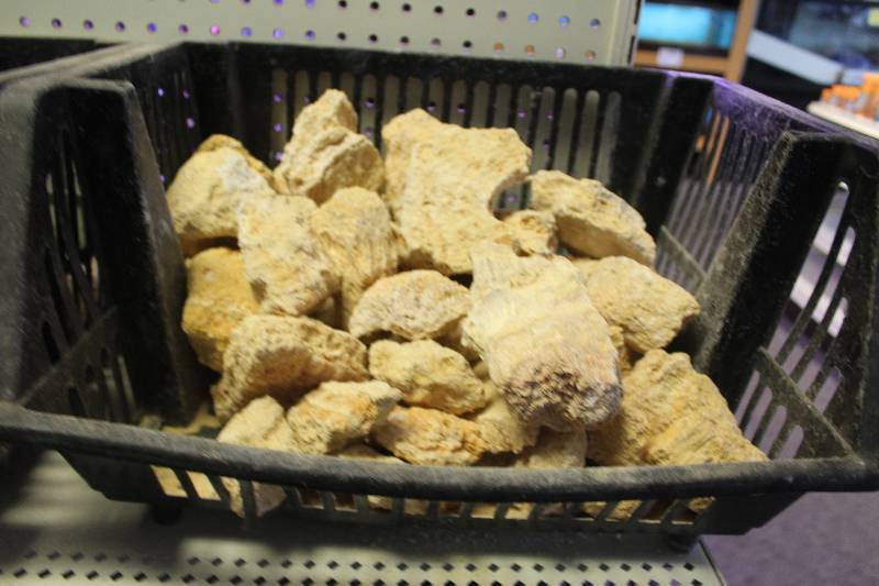 lot 209 image: Bin Lot of Large Yellow Tufa Aquarium Rocks
