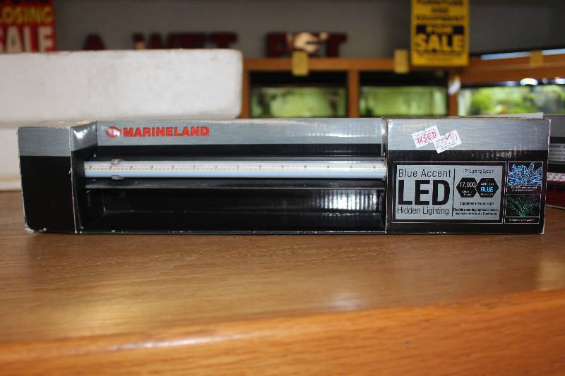 lot 265 image: Marineland Blue Accent 17K Hours 460nm Blue 17 LED Hidden Lighting