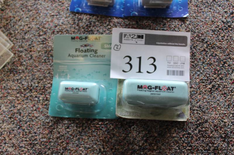 lot 313 image: Lot of (2) Mag Float Acrylic Aquarium Cleaner