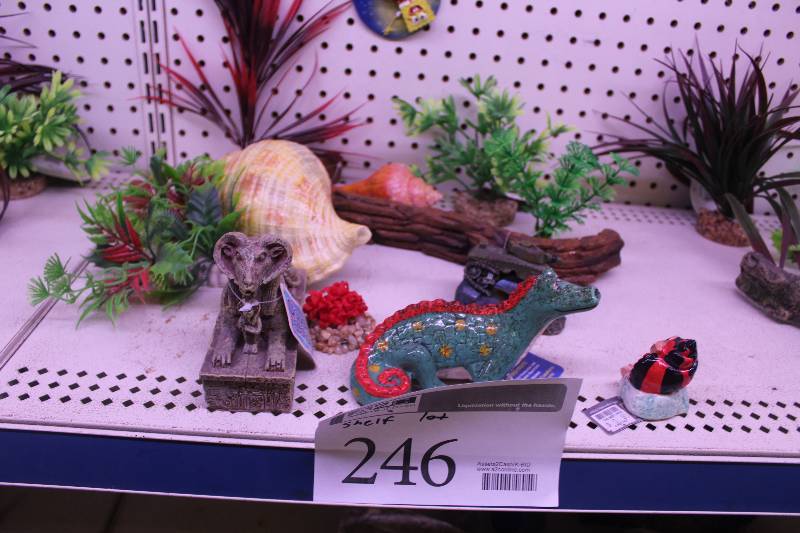lot 246 image: Shelf Lot of Aquarium Decorations