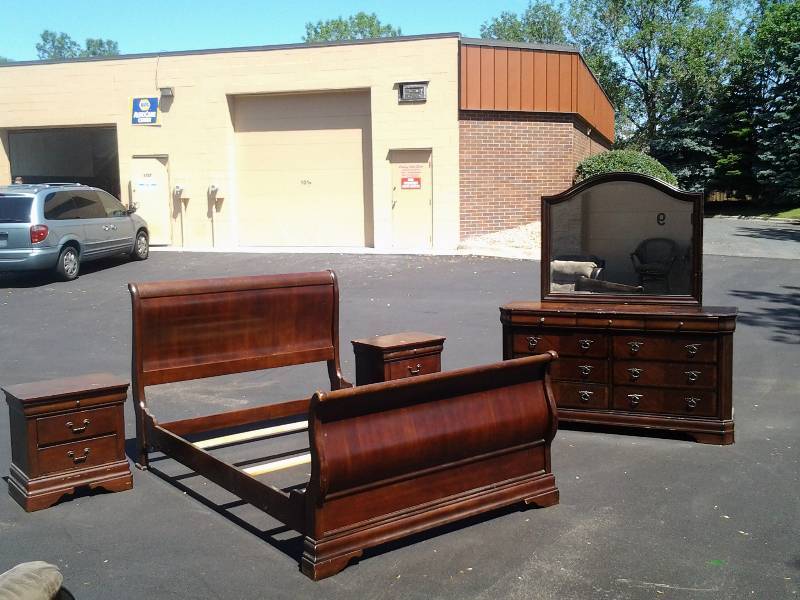 Bedroom Set-Queen Sleigh Bed, Nightstands, Dresser With Mirror