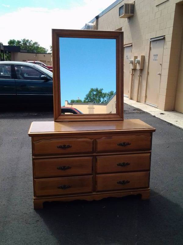 6-Drawer Dresser With Mirror