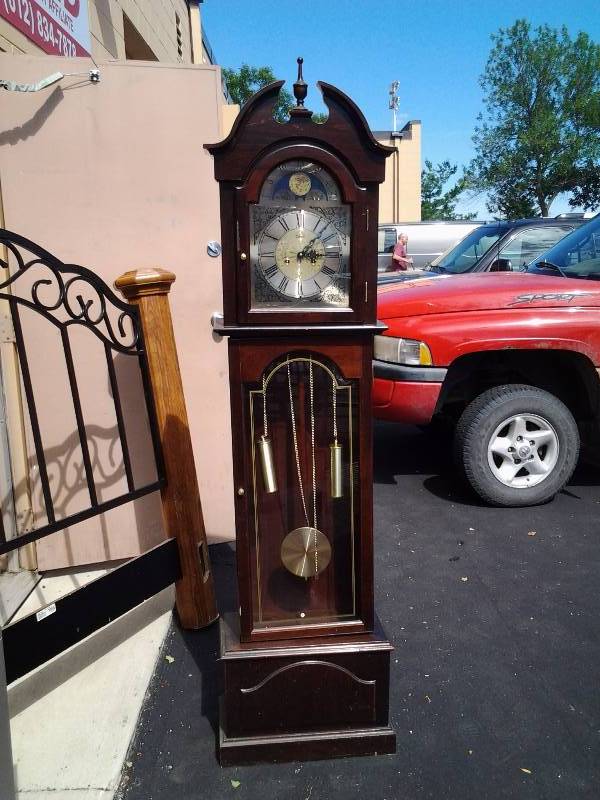 Grandfather Clock With Key 19x9x77