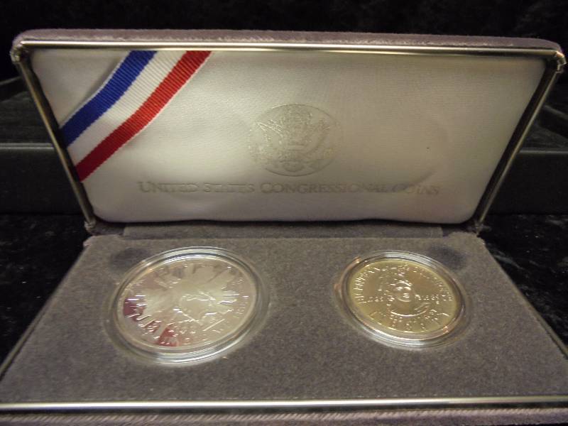 1989 Two Coin Proof Set in Velvet Display