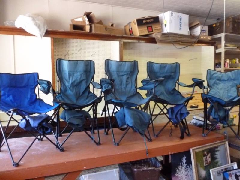 lot 367 image: Lawn Chairs
