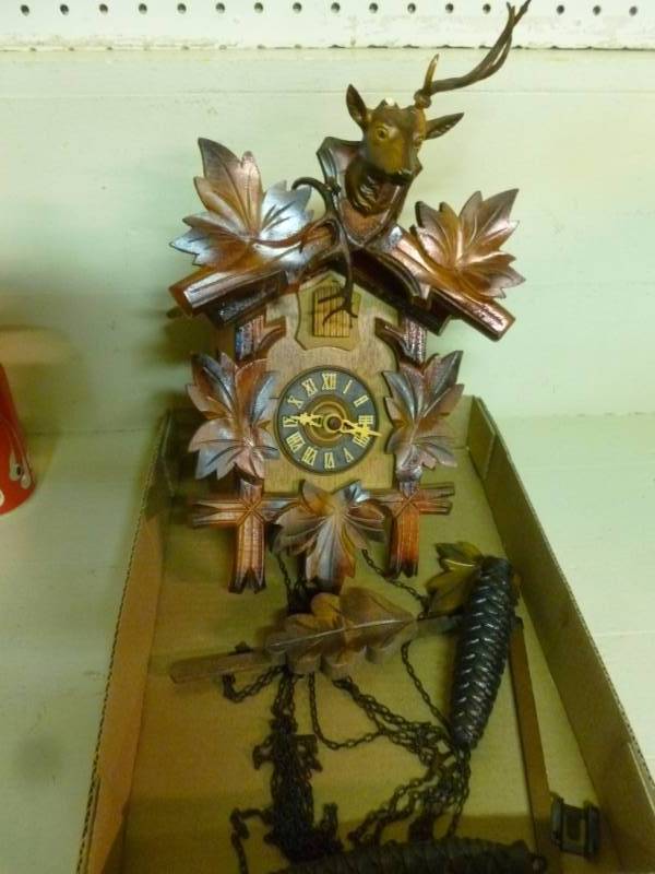 lot 7 image: Vintage Coo-Coo Clock