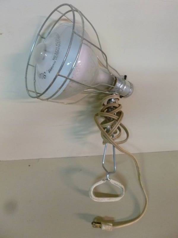 lot 50 image: Shop Light