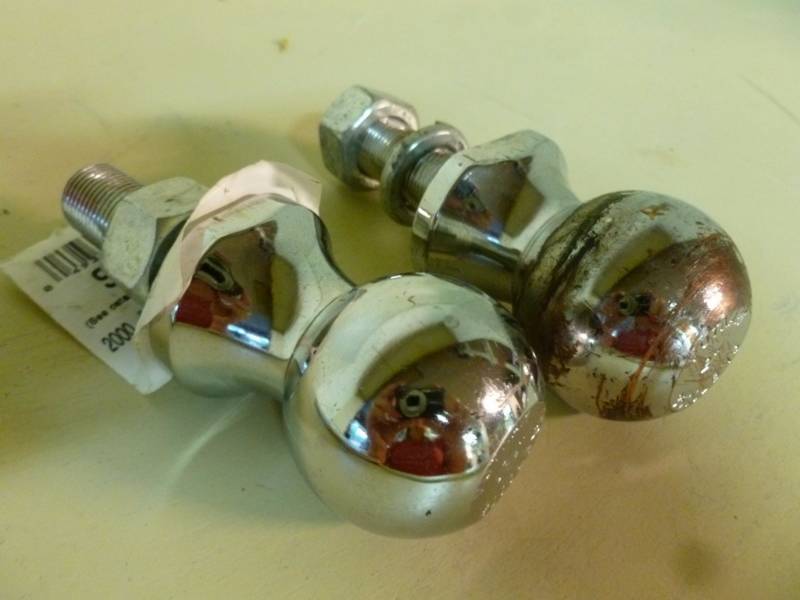 lot 101 image: Receiver Balls