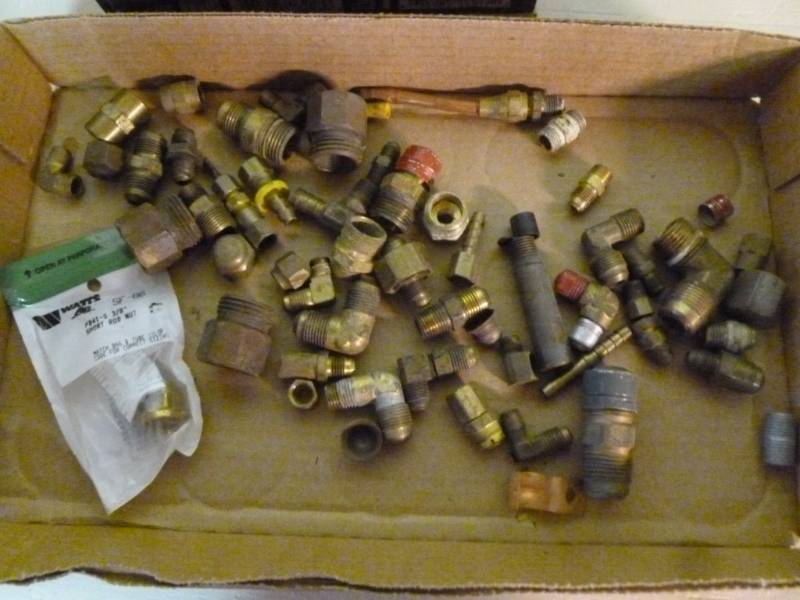 lot 112 image: Brass Fittings