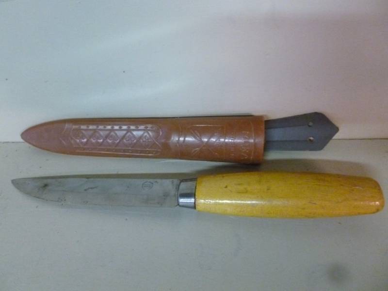lot 125 image: Knife