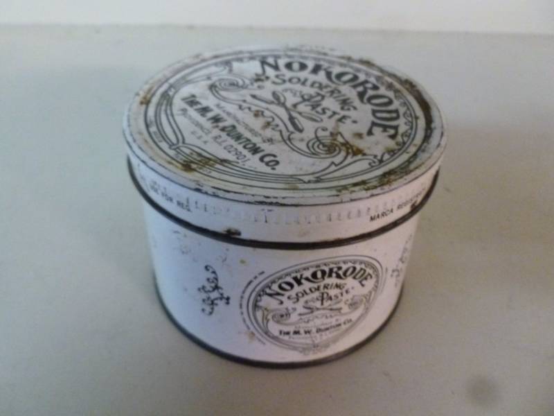 lot 130 image: Vintage Metal Container