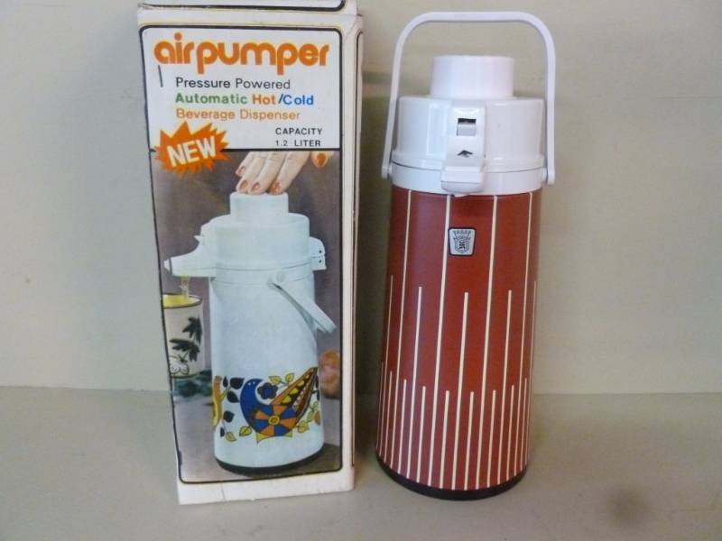 lot 147 image: Beverage Jug