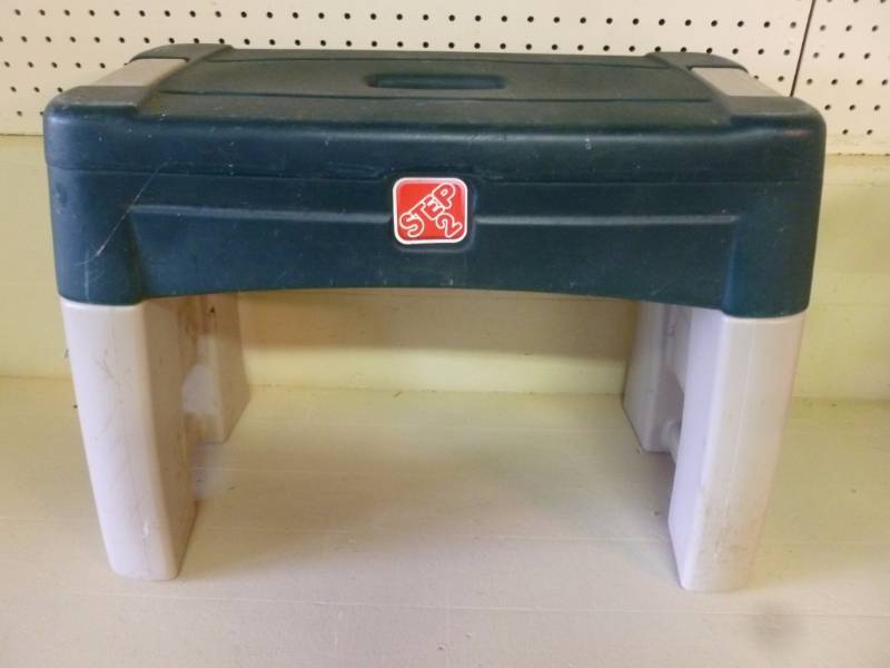 lot 182 image: Step Stool