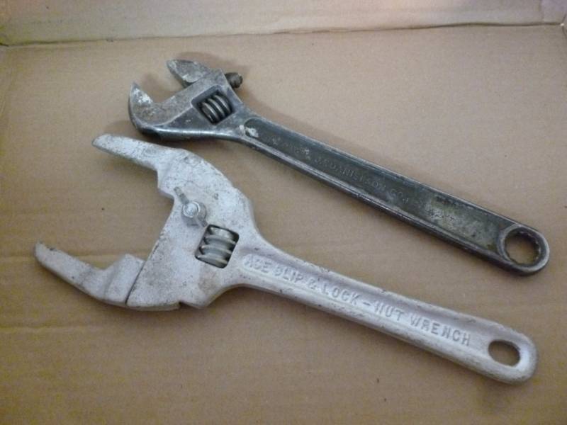 lot 206 image: Tools