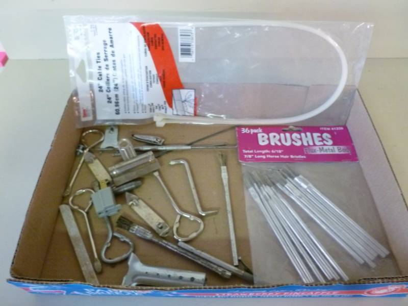 lot 224 image: Flux Brushes